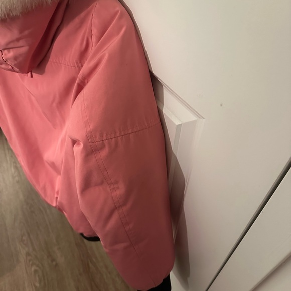 Moose Knuckles Pink Kids Puffer Jacket - Picture 4 of 6